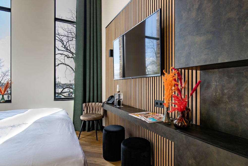 Monument Hotel 23/36