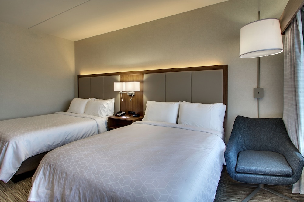 Holiday Inn Express & Suites Findlay North 15/52