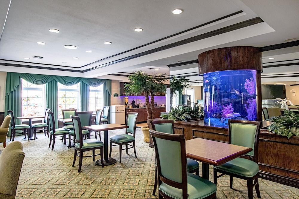 Quality Inn & Suites Robstown TX 14/23