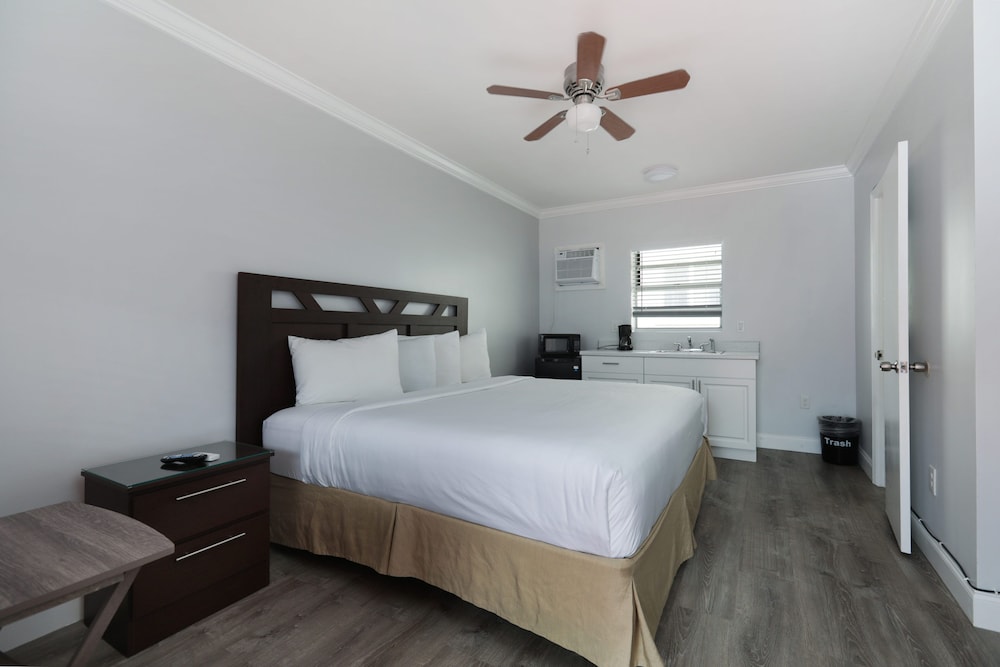 Hollywood Beach Hotels 43/92