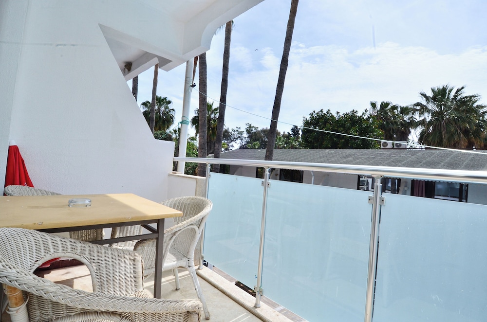 Tropic Hotel Side 24/51