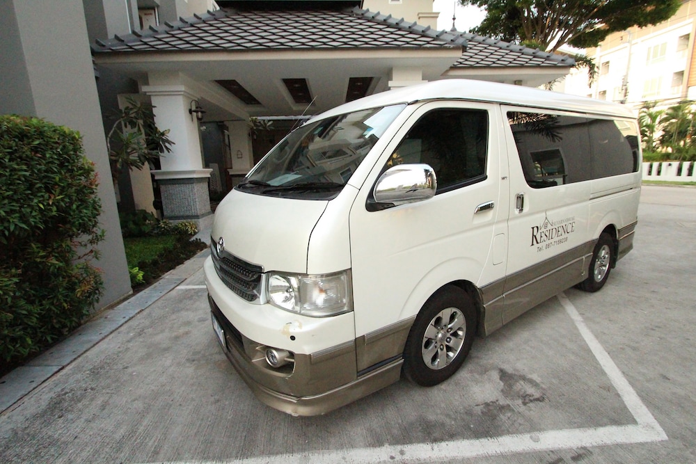 AT RESIDENCE SUVARNABHUMI 64/74