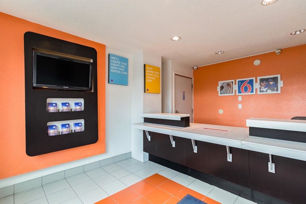 Motel6 Beaverton, OR 8/39