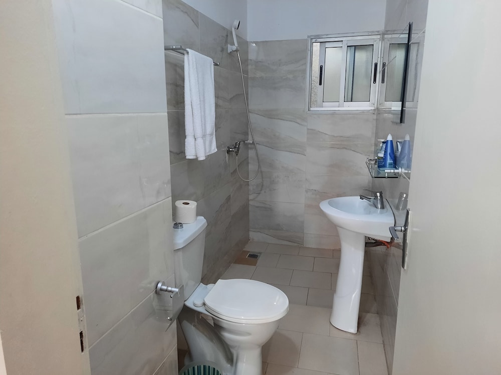 Ngaliema Resort Club 39/42
