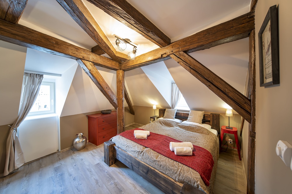 3 Bedrooms, Comfort, Penthouse, 2 King Beds, Queen Bed, Courtyard View, 2 Bathrooms, Sofa