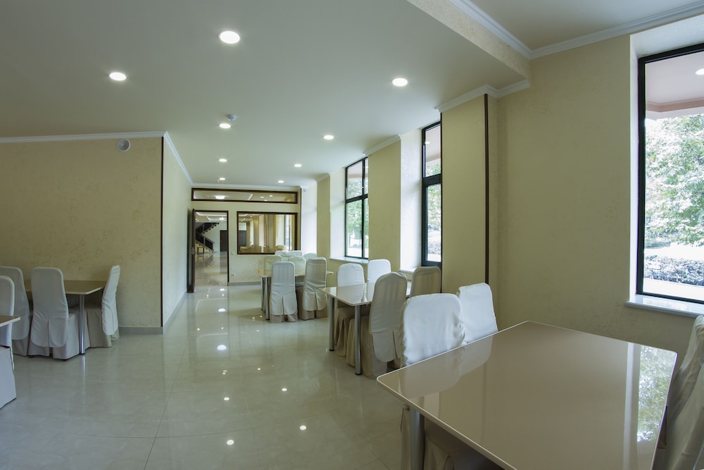 Inga Hotel Yerevan 30/50