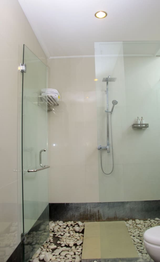 Delu Villas And Suites Seminyak 42/48