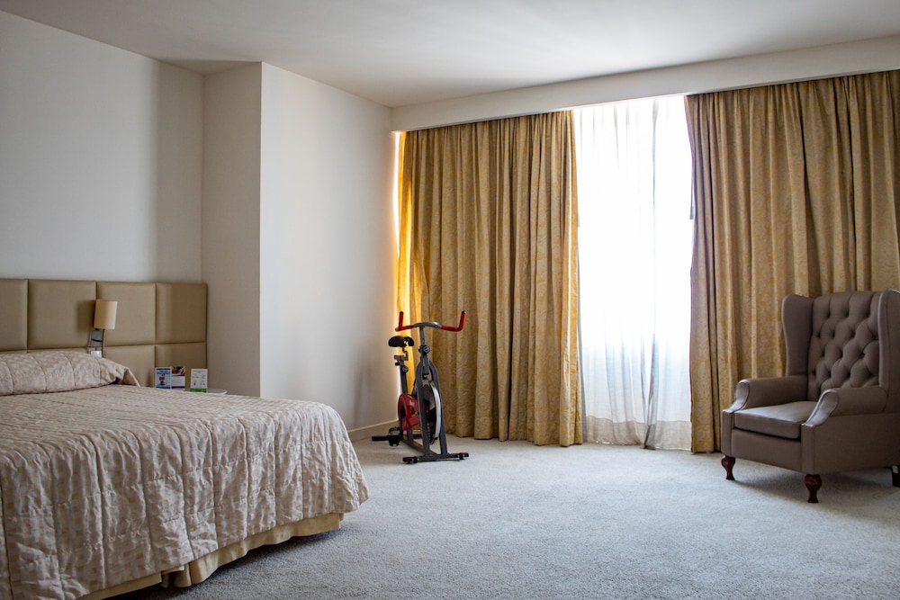 Hotel Mision Guadalajara 25/64