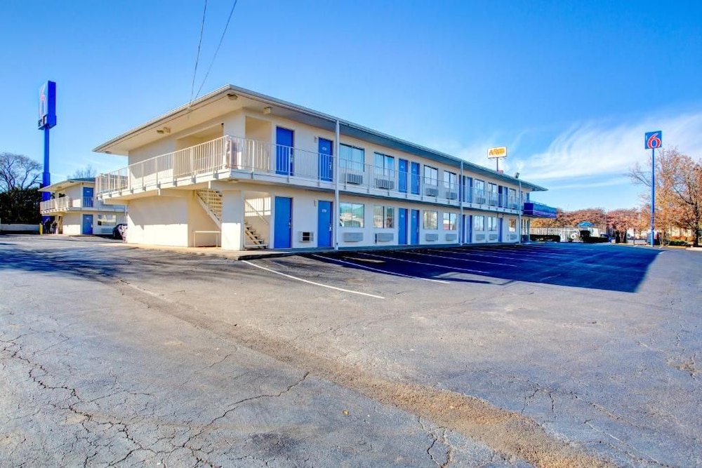 Motel6 Murfreesboro, TN 52/59