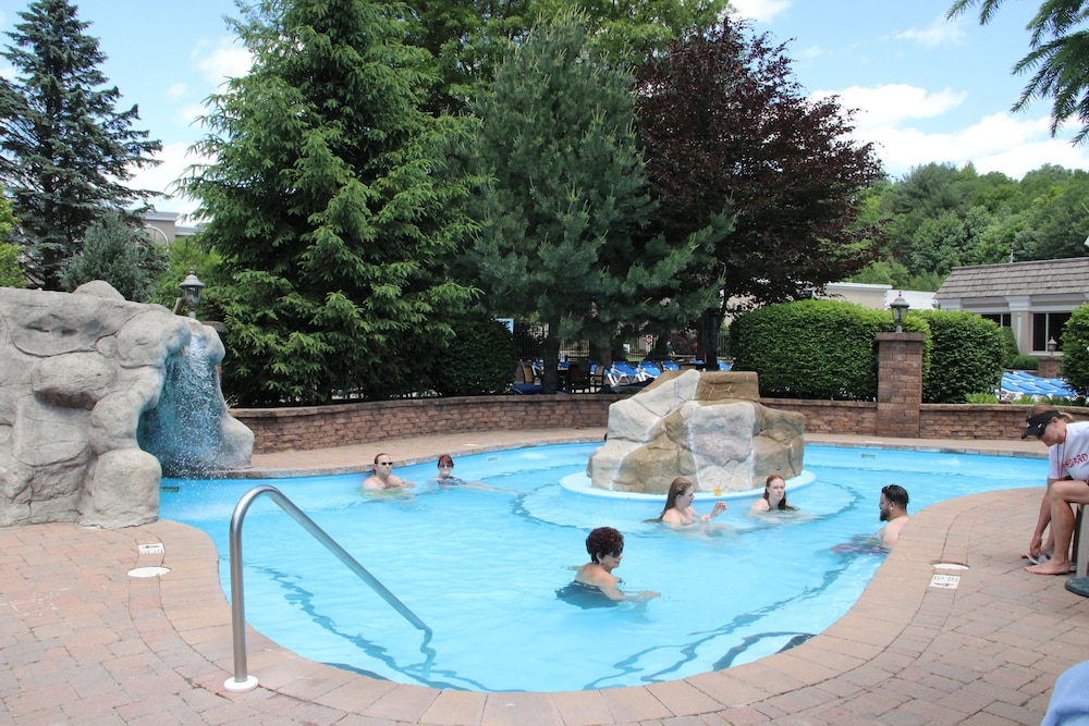 Villa Roma Resort and Conference Center 47/57