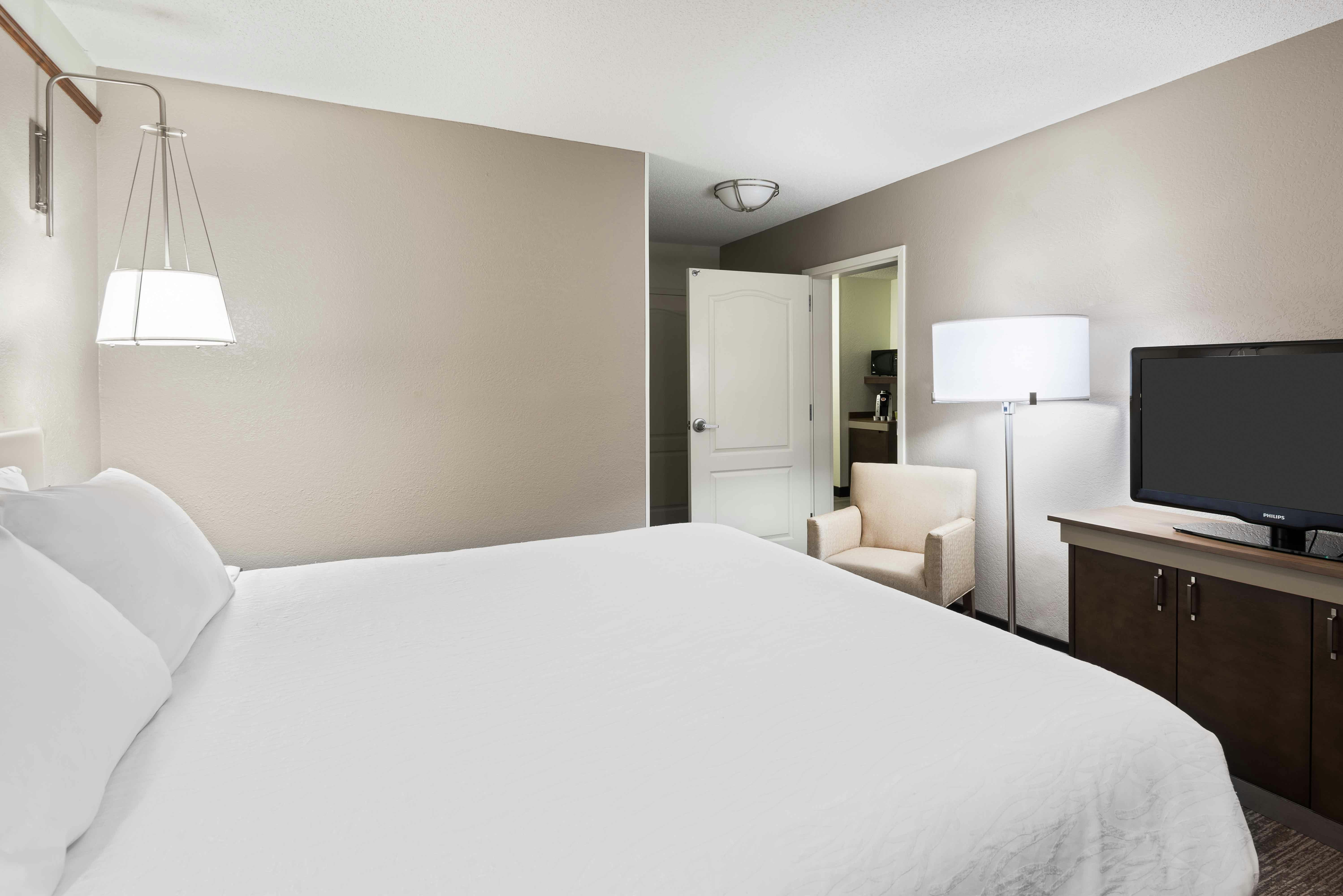 1 BEDROOM, SUITE, KING BED, ACCESSIBLE
