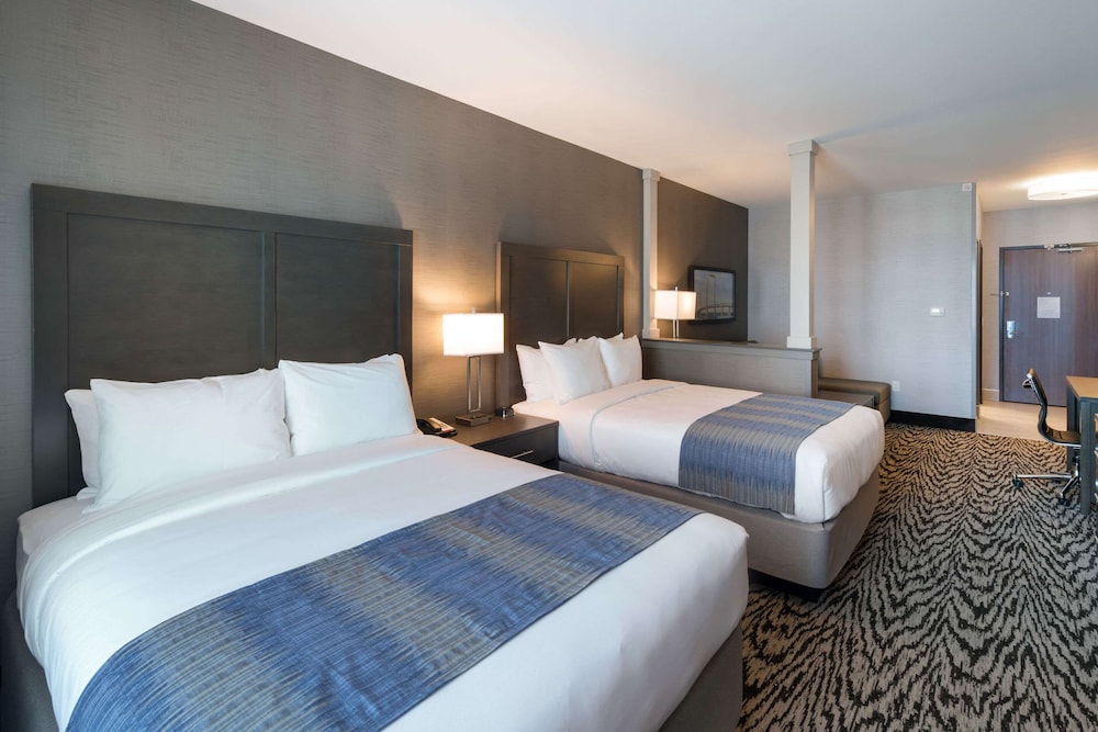 Efficiency, Suite, 2 Queen Beds, Sofa