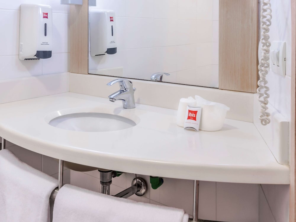 Ibis Medellin 51/67