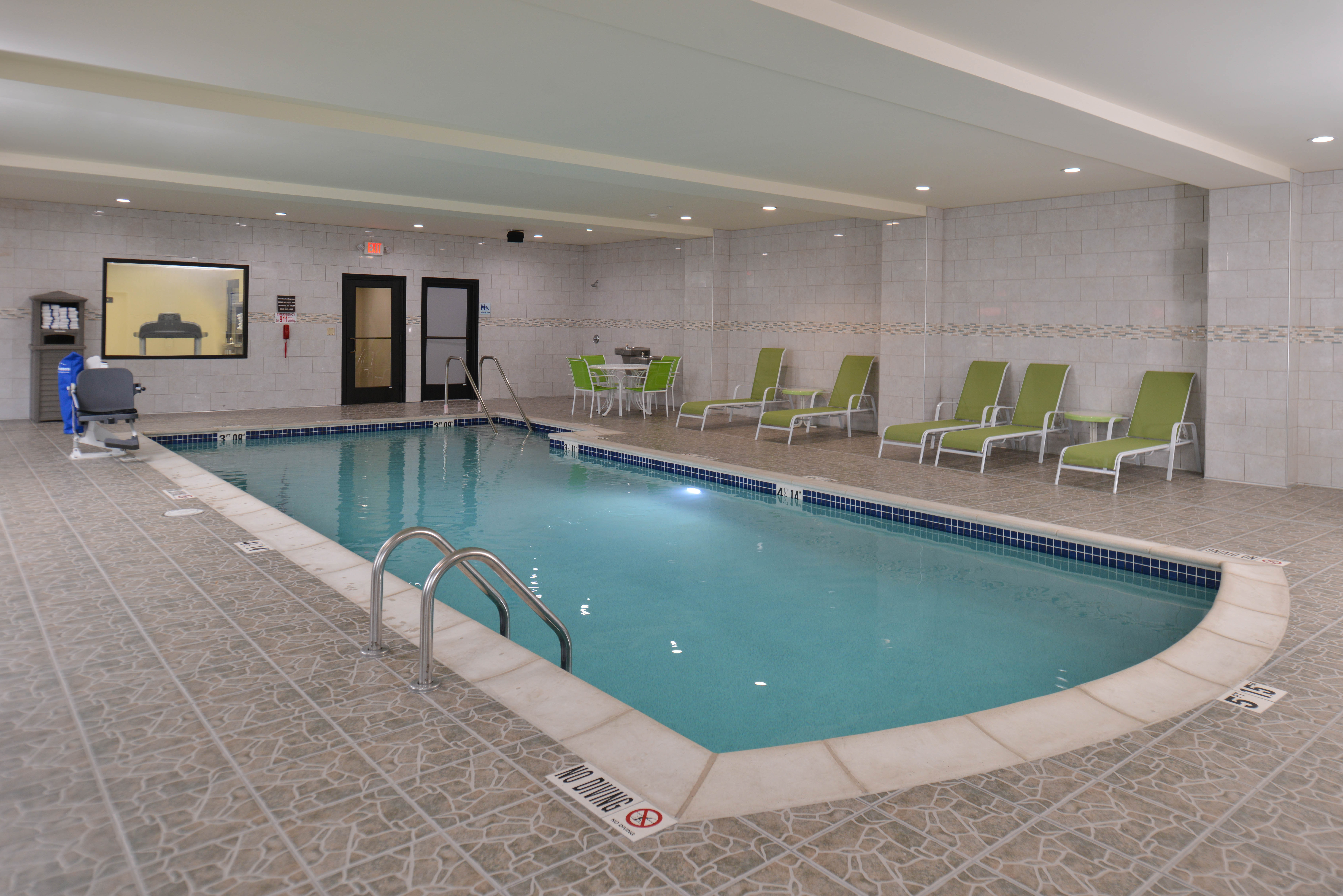 Holiday Inn Express And Suites Dearborn Sw Detroit Area 23/47