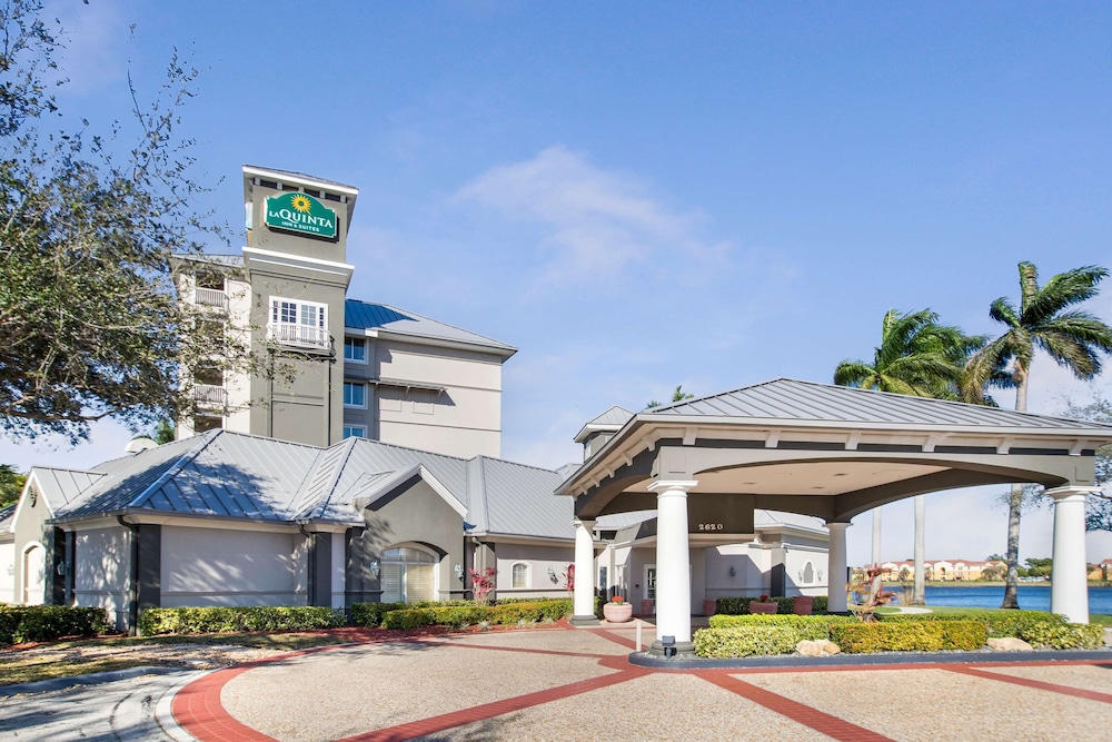 La Quinta Inn & Suites by Wyndham Ft. Lauderdale Airport 4/42