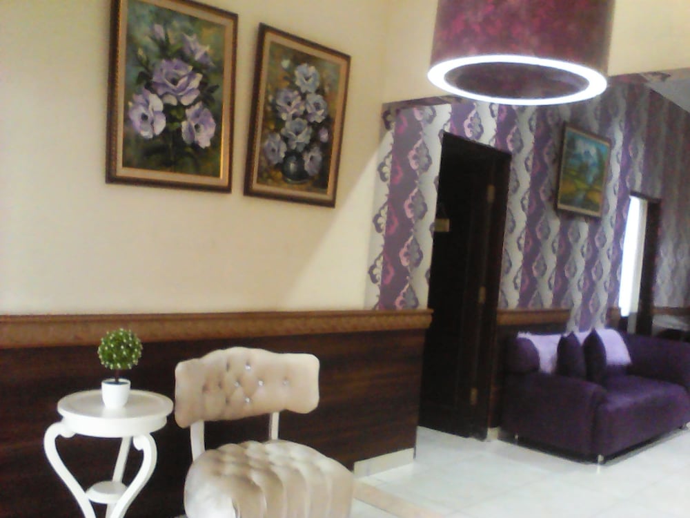 Griya Nendra Hotel 25/50