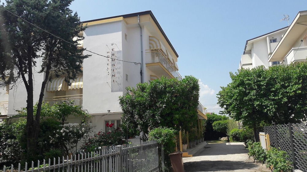 Hotel Perugini 3/15