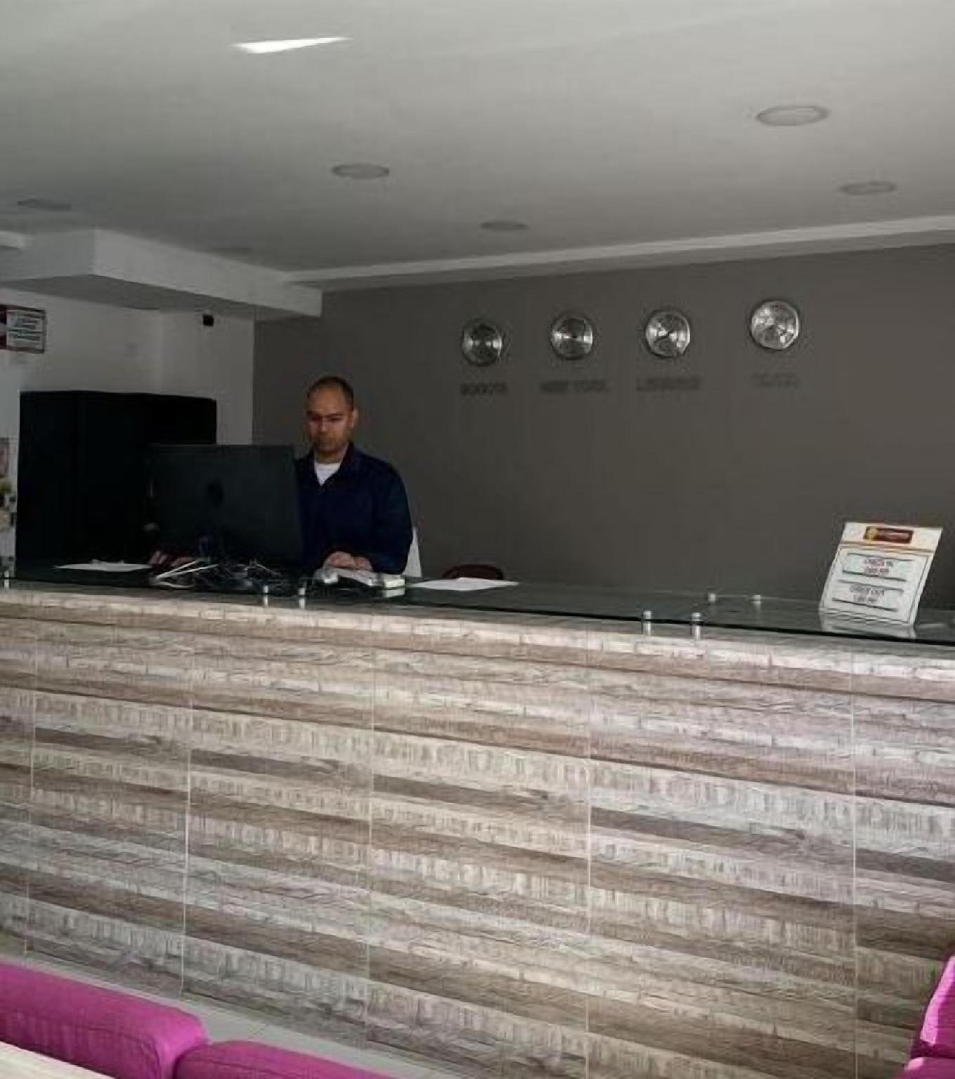 Hotel La Esperanza 8/26