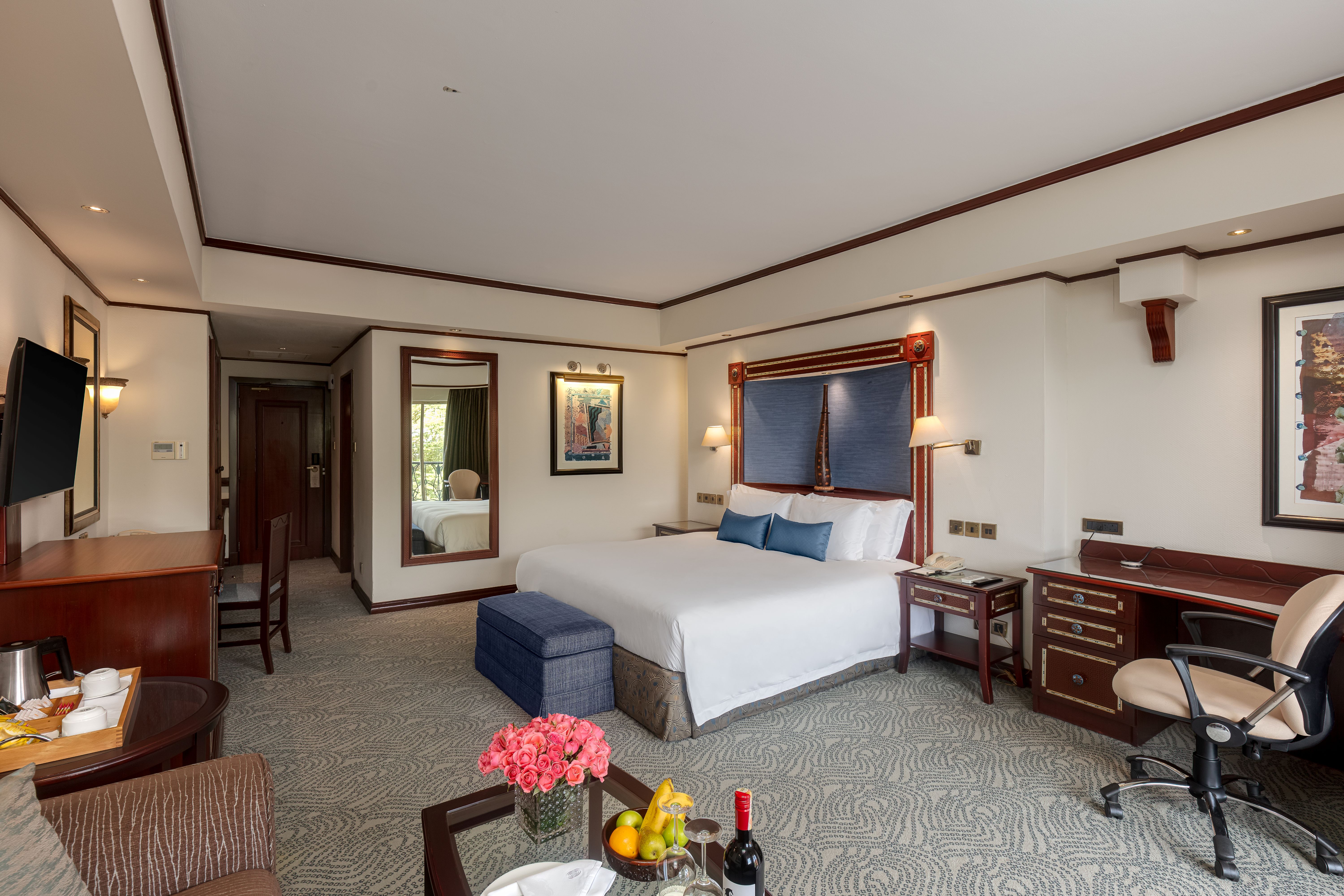 Executive, King Bed