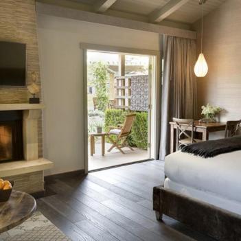 Santa Luxury, King Bed