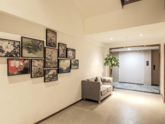 Lavande Hotel (Wuhan Yangluo subway station store) 28/47