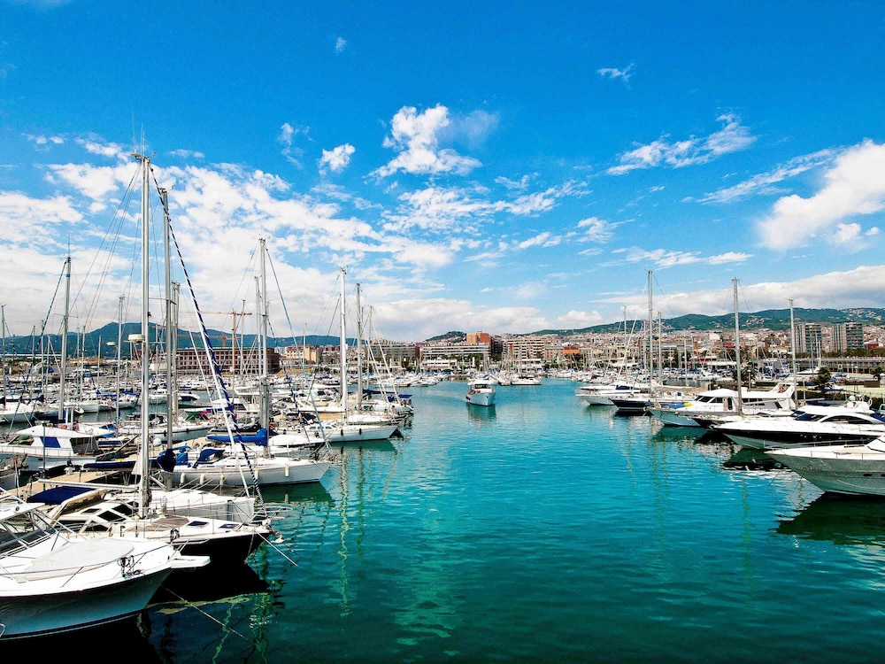 Novotel Barcelona Cornella Hotel 7/71