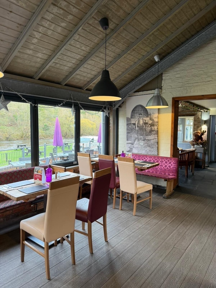Half Moon Jackfield 29/46