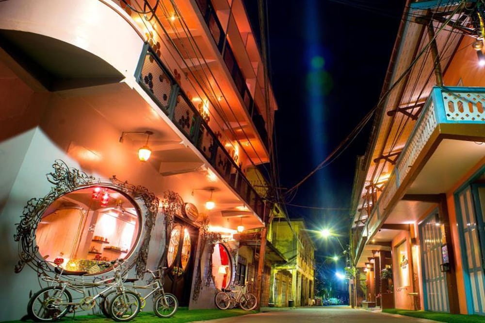 Tamajun Hotel 8/50
