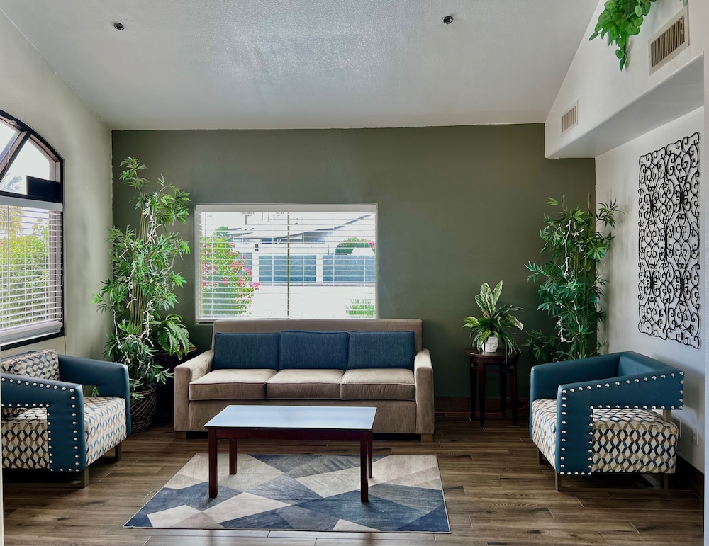 Budget Inn Phoenix 42/56
