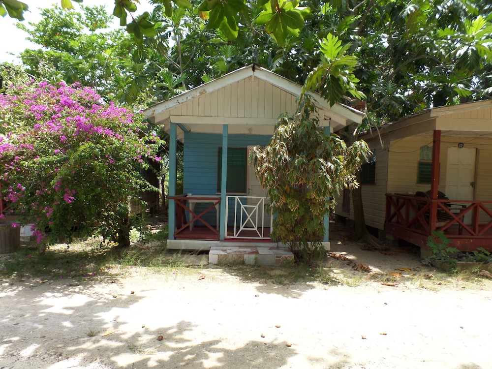 Beach Road Cottages At Jah Bs 6/29