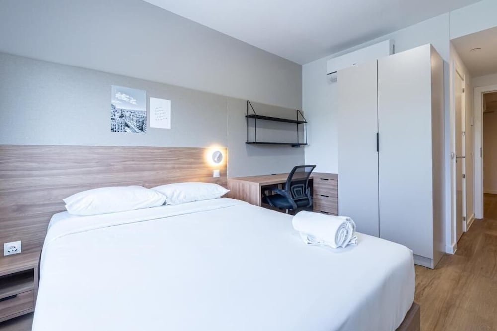 3 BEDROOMS, APARTMENT
