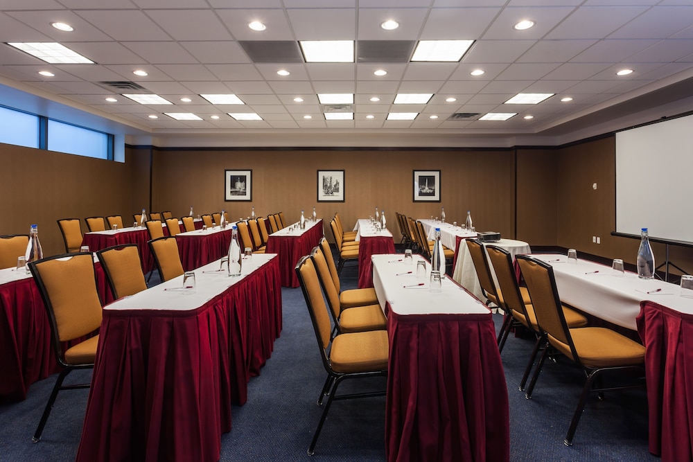 RESIDENCE INN BY MARRIOTT CHICAGO DOWNTOWN/RIVER NORTH 49/50