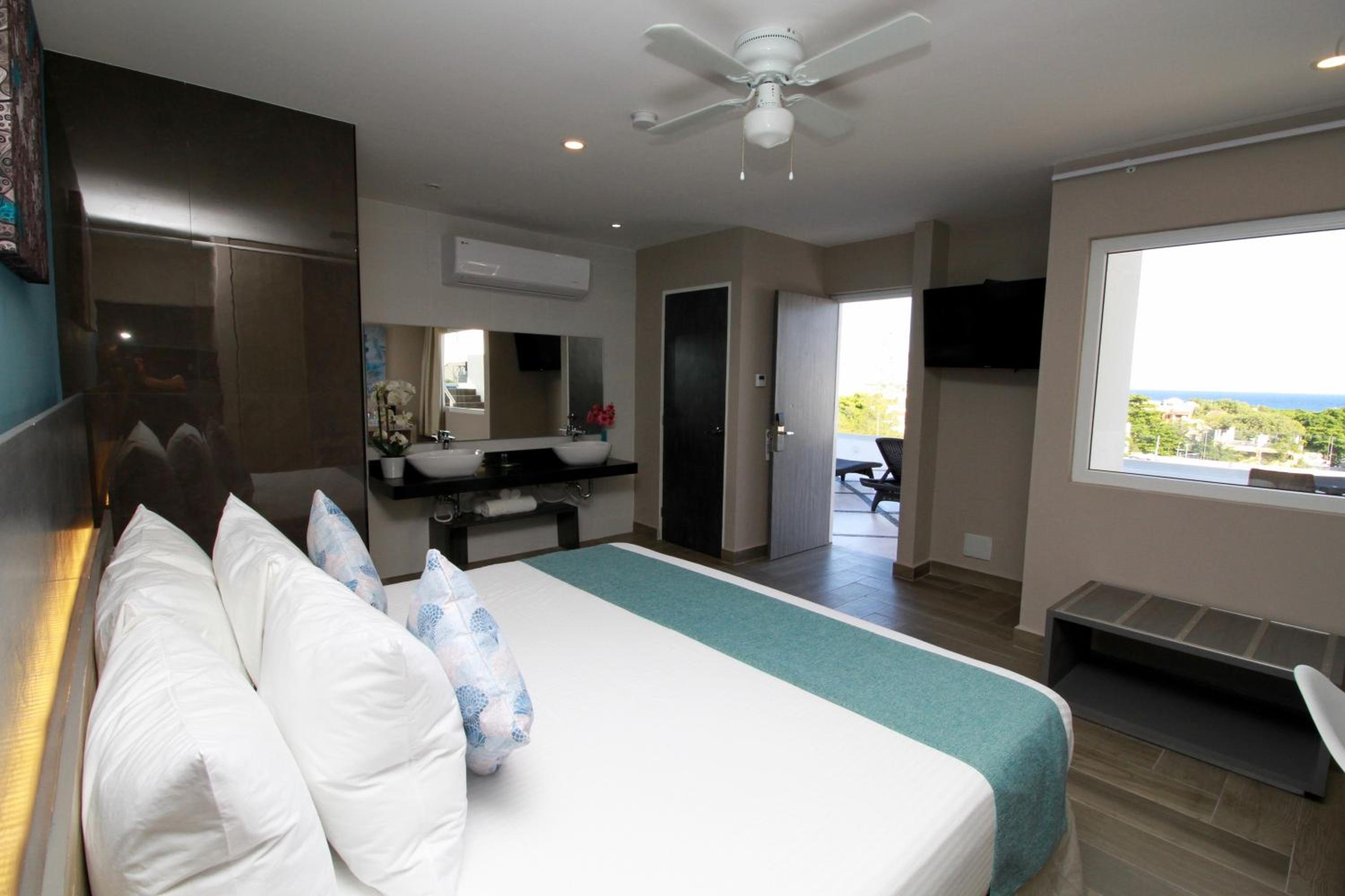 Room, King Bed, Sea View