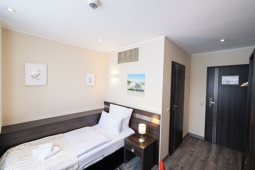 Standard, Single, Single Bed, Courtyard Area