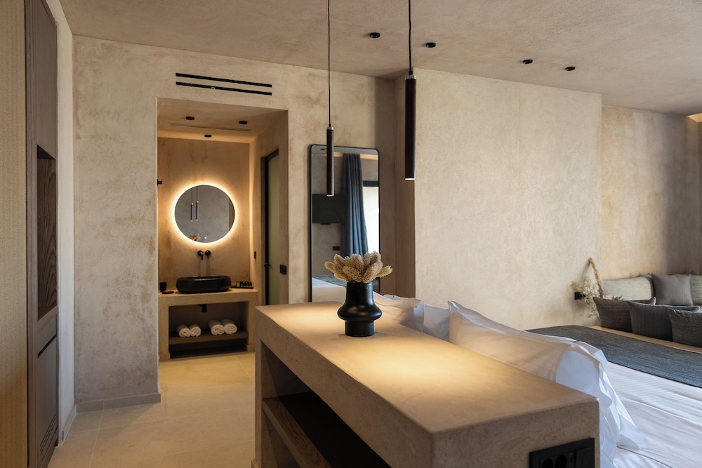 جناح بسرير كينج، North Santorini Luxury Spa Hotel 3/3