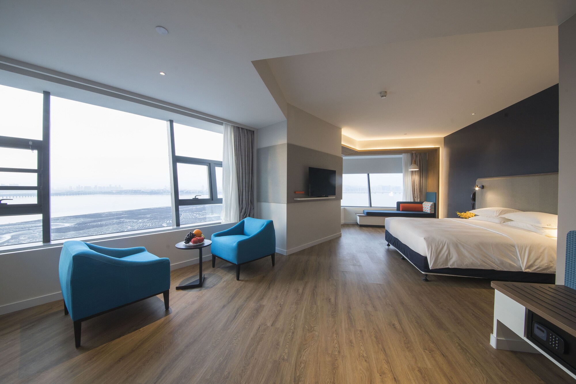 Standard, King Bed, Sea View, Extra Floor Space