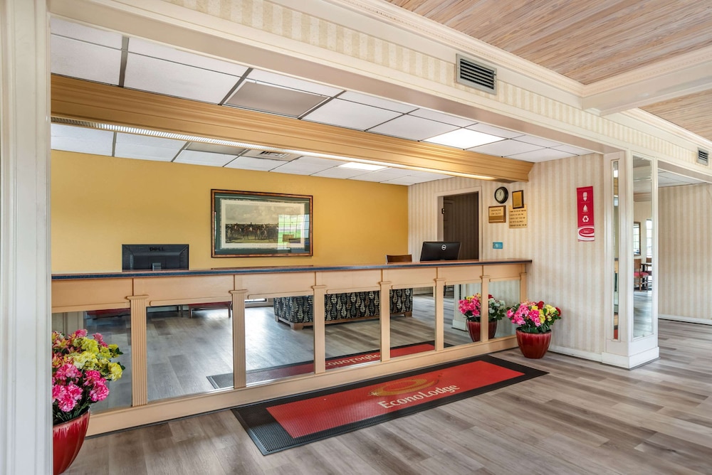 Econo Lodge Inn & Suites Philadelphia MS 14/80