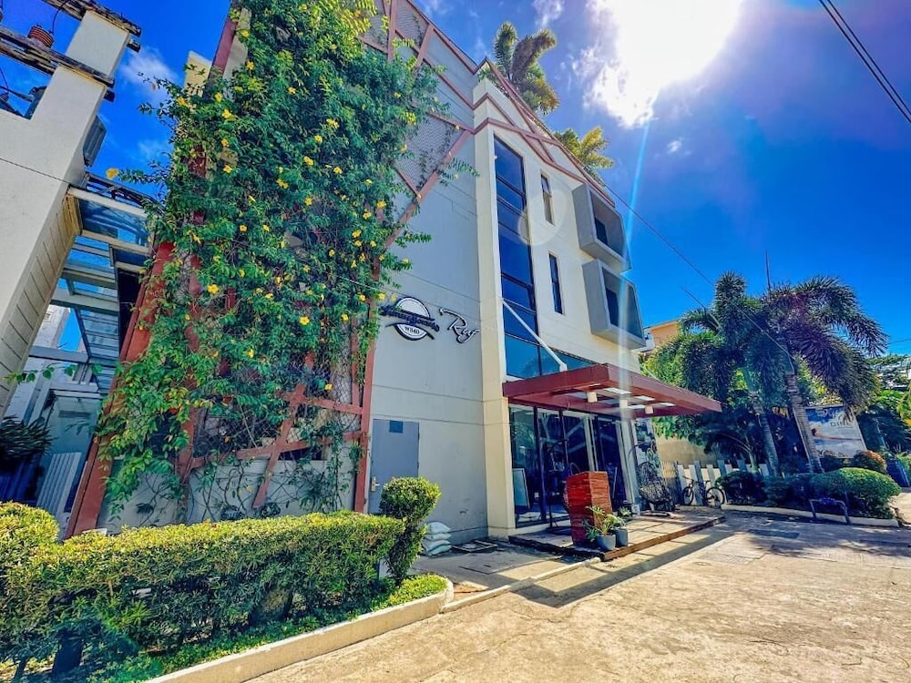 Ferra Premier Boracay by JG 55/62