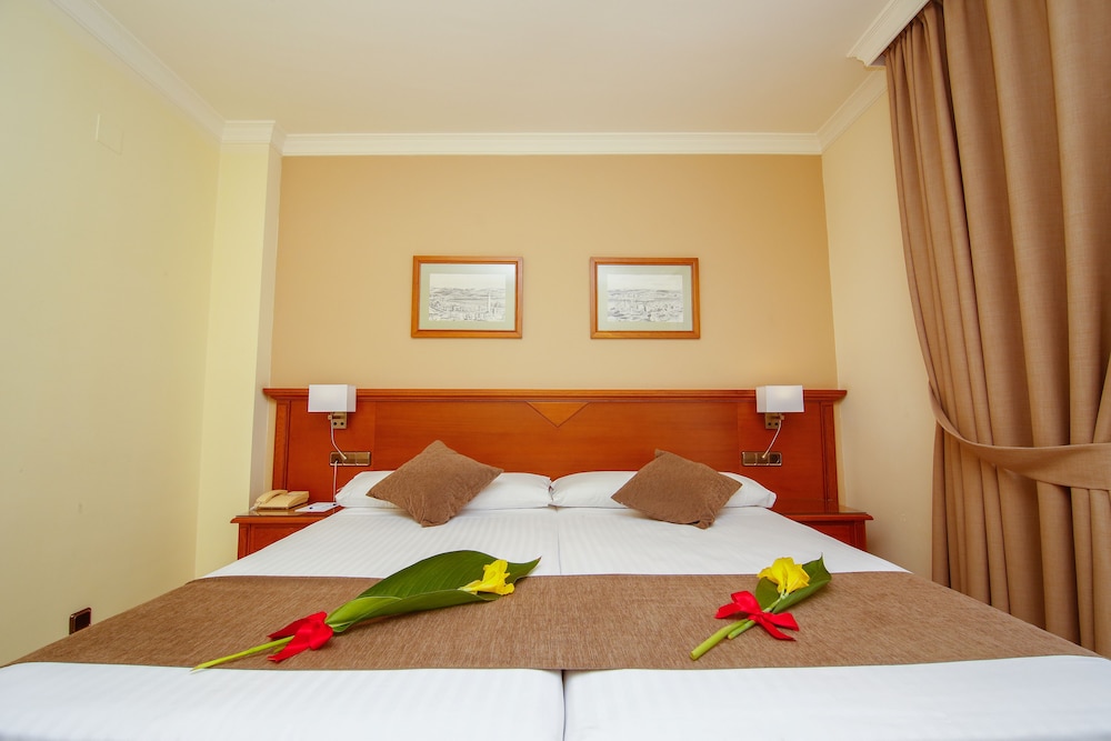 Hotel Mainake Sl 12/60
