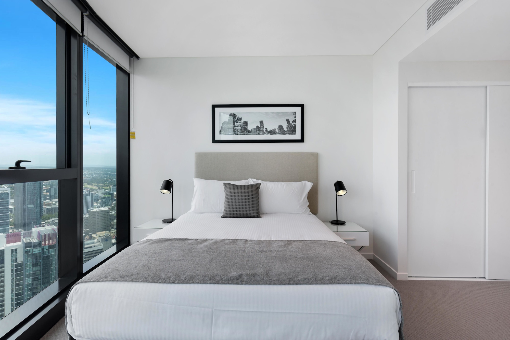 3 Bedrooms, Sky High, Compact, Apartment, King Bed, 1 Queen and 1 Single Bed, 2 Bathrooms