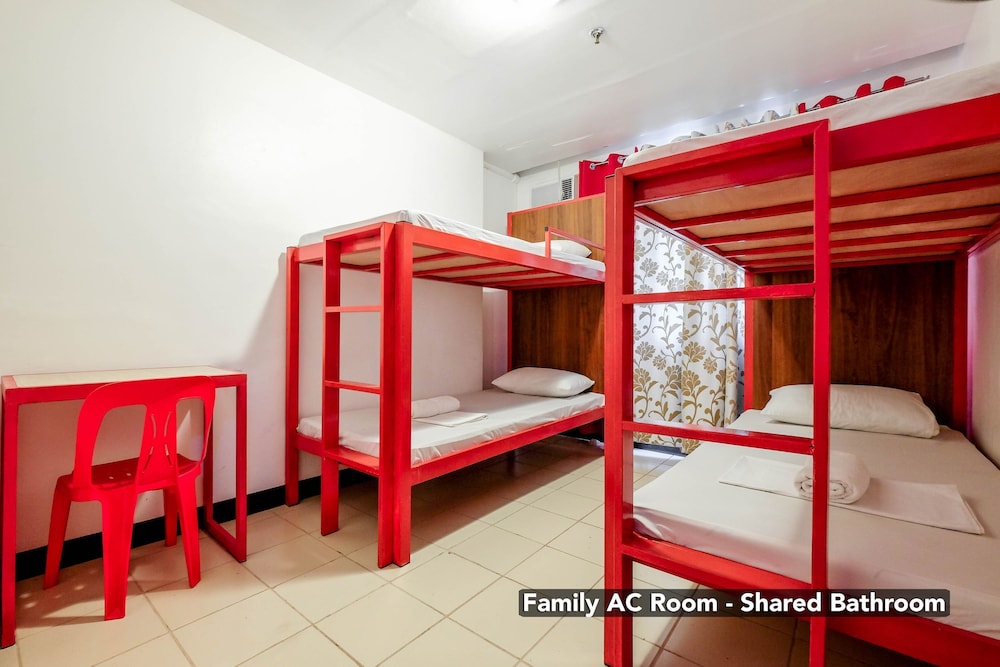 Stay Malate Hostel 52/59