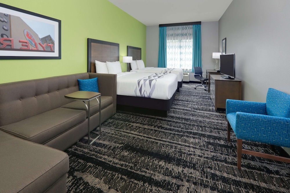 La Quinta Inn & Suites by Wyndham Tyler South 14/46