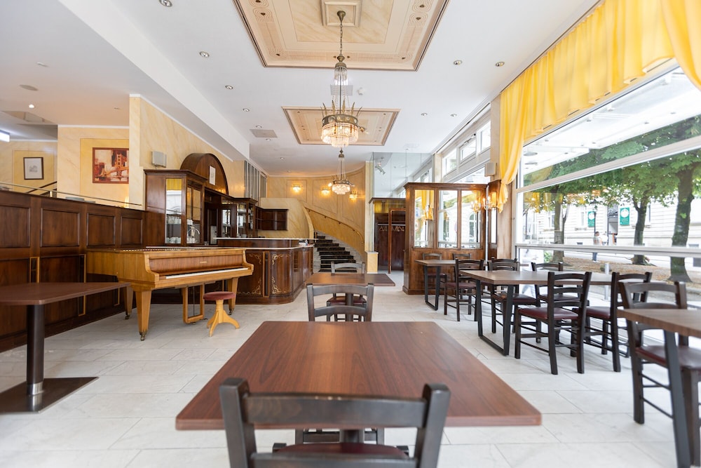 Hotel Quellenhof 34/48