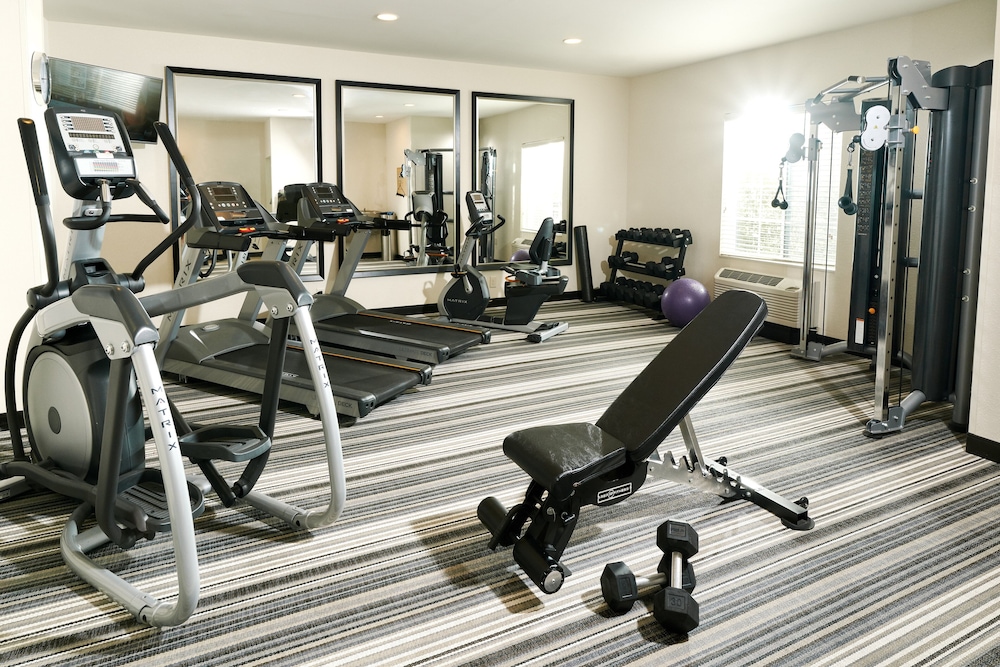 Candlewood Suites Columbus-Northeast 11/25