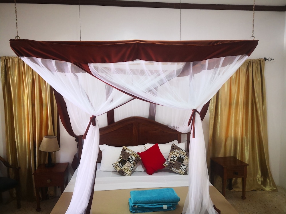 Mambo Ocean Resort 8/50