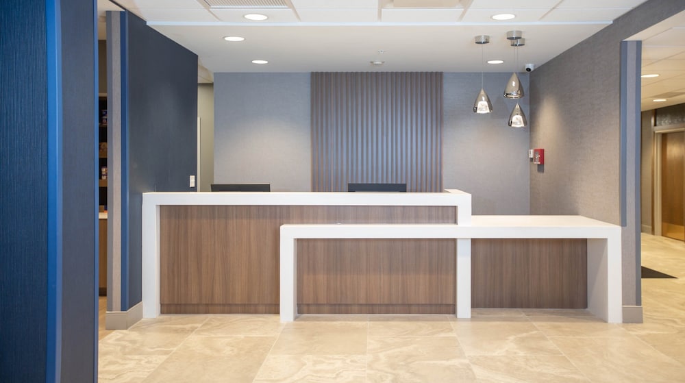 Candlewood Suites Cleveland South Independence 6/47
