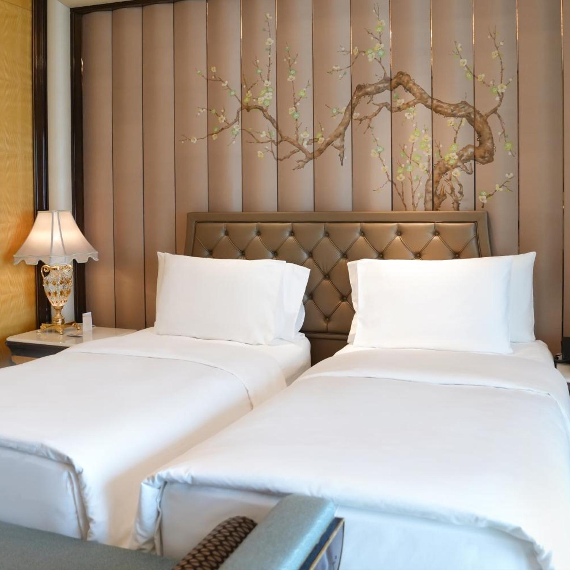 Hollywood, Twin Beds, Wanda Reign Wuhan 4/5