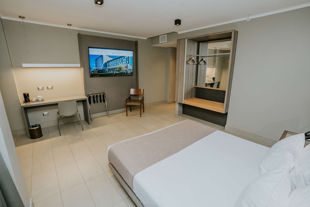 Standard, King Bed, Accessible