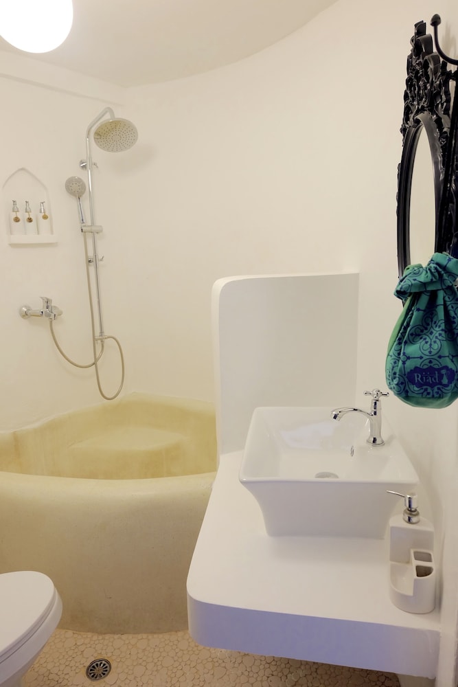 Riad Hua Hin Hotel 25/28