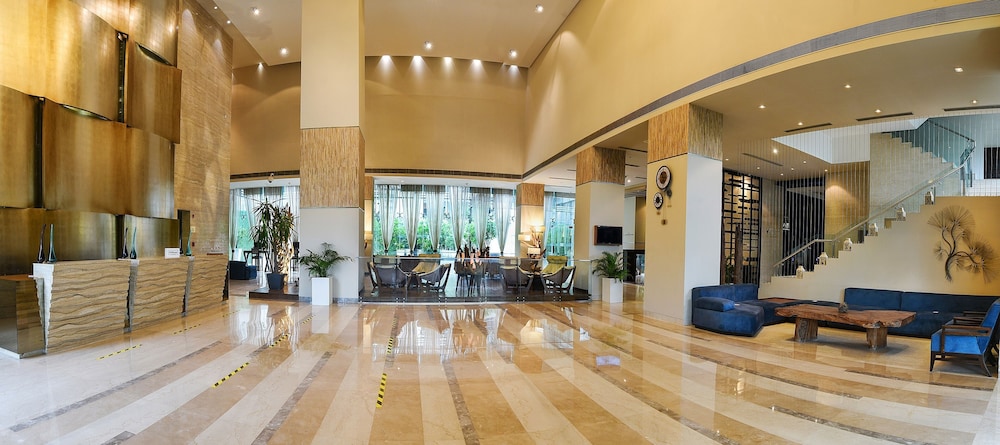 DoubleTree by Hilton Gurugram Baani Square 7/47